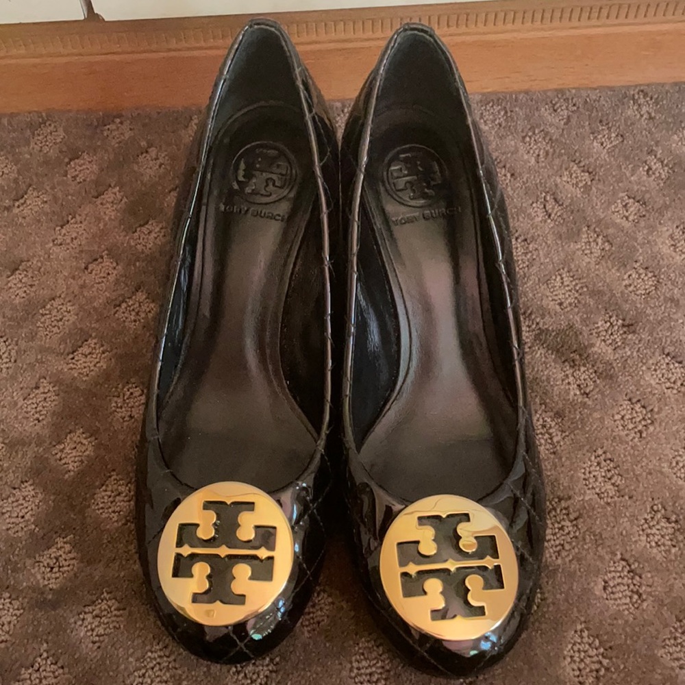 Tory Burch Black and Gold Heel